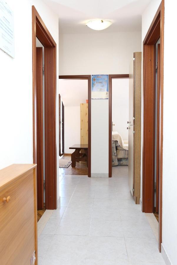 Family Friendly Seaside Apartments Razanj, Rogoznica - 10373 외부 사진