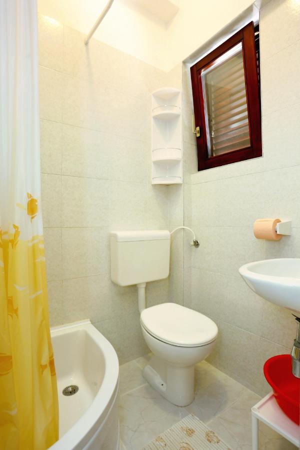 Family Friendly Seaside Apartments Razanj, Rogoznica - 10373 외부 사진