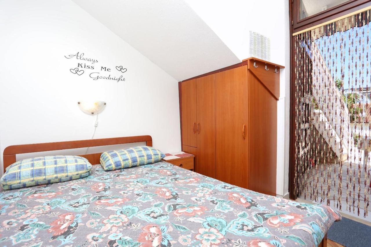 Family Friendly Seaside Apartments Razanj, Rogoznica - 10373 외부 사진