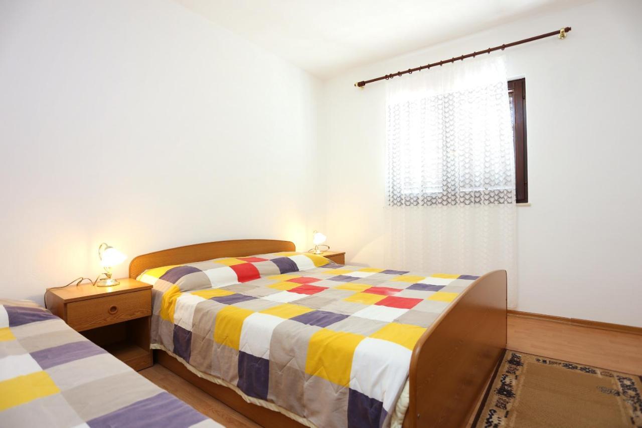 Family Friendly Seaside Apartments Razanj, Rogoznica - 10373 외부 사진