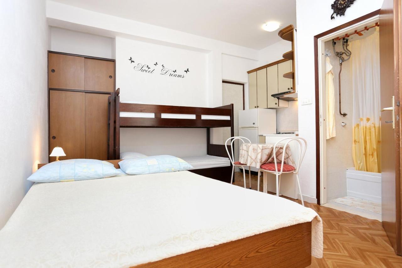 Family Friendly Seaside Apartments Razanj, Rogoznica - 10373 외부 사진