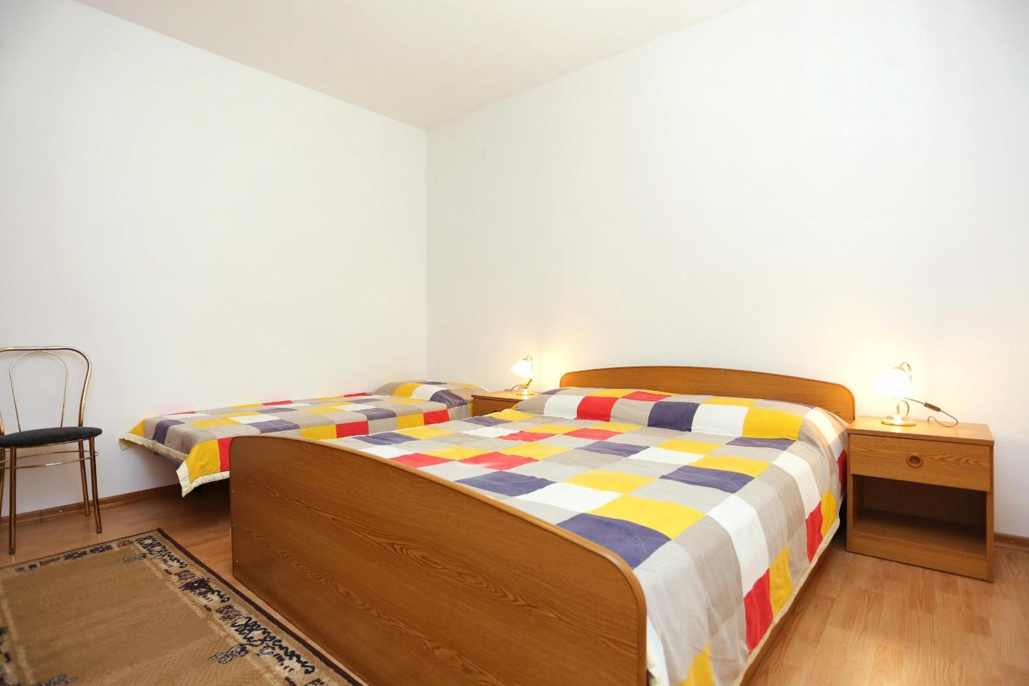 Family Friendly Seaside Apartments Razanj, Rogoznica - 10373 객실 사진