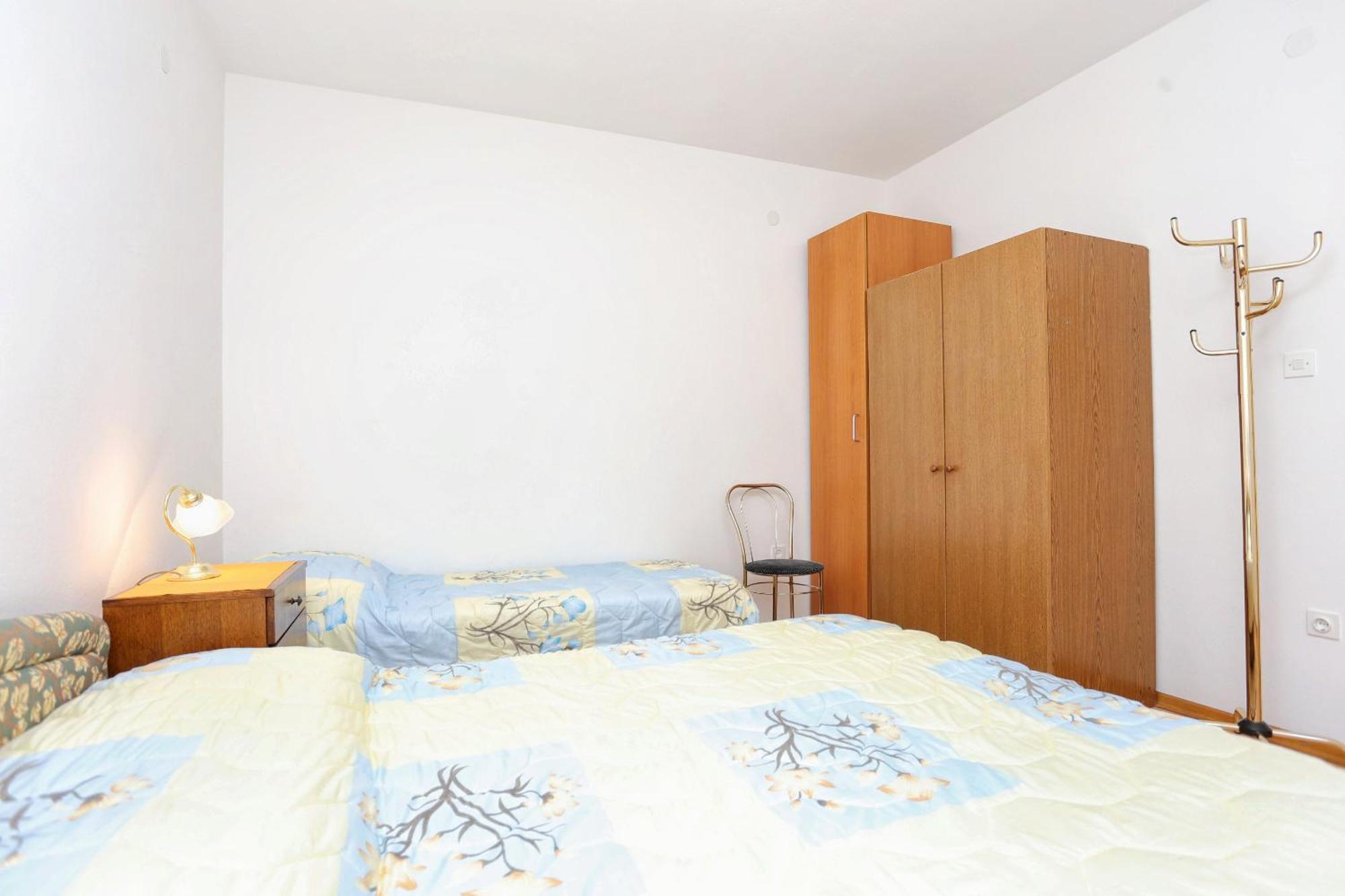 Family Friendly Seaside Apartments Razanj, Rogoznica - 10373 객실 사진