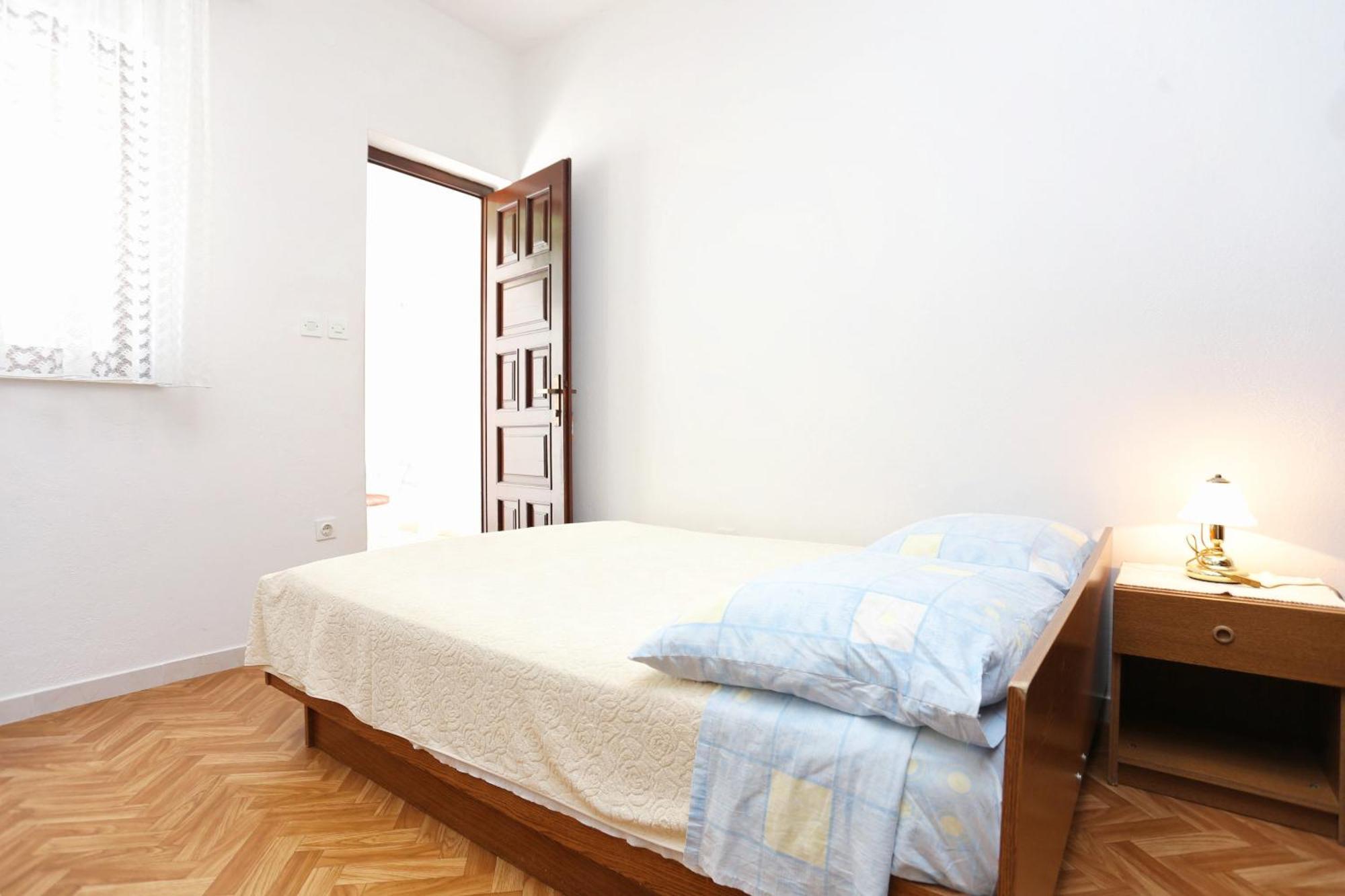 Family Friendly Seaside Apartments Razanj, Rogoznica - 10373 객실 사진