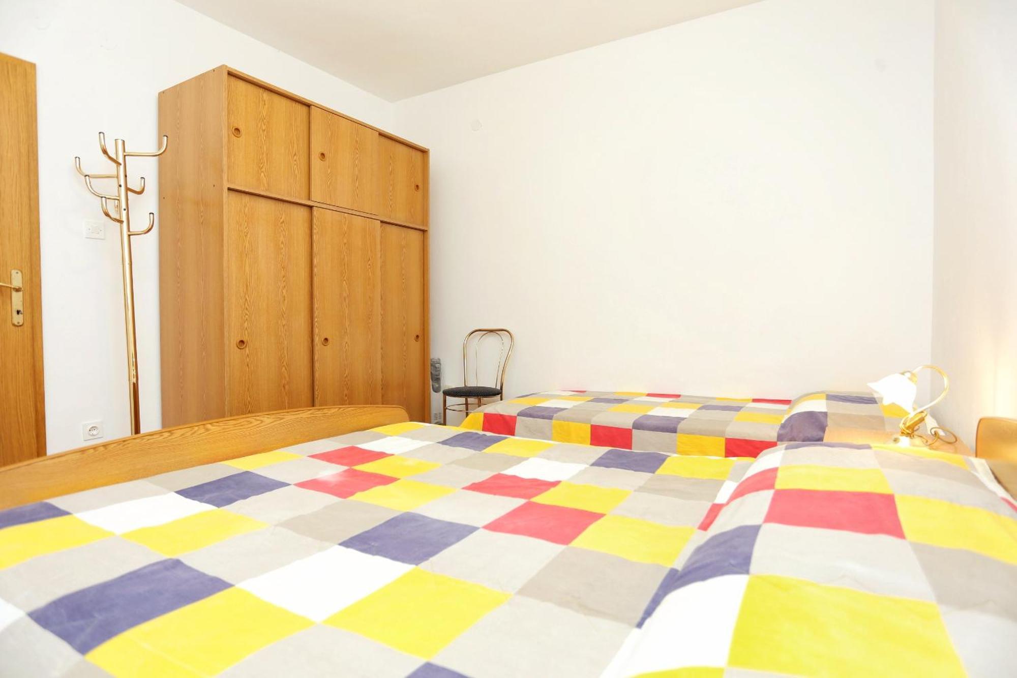 Family Friendly Seaside Apartments Razanj, Rogoznica - 10373 객실 사진
